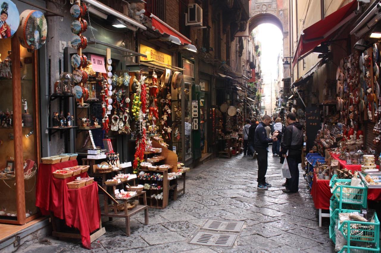 Grande & Caratteristico Dietro La Cattedrale 나폴리 외부 사진
